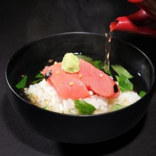 他の写真3: 【ギフトセット】和食の原点 基本だし 120g（8g×15袋） ＆ 高級明太子「誉」300g（折箱入り） 国産素材使用 上品な化粧箱入り 贈答用に最適