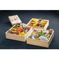 【店頭受取】特撰　おせち料理【極】木箱３段重＜４〜５名様用＞